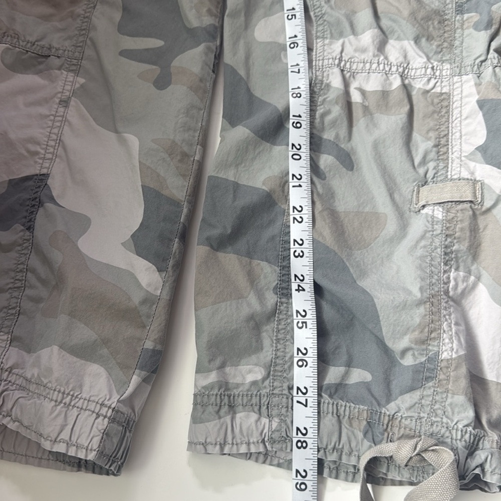 Natural Reflections Women’s Camouflage Cargo Pants Capris Size 8 - Picture 7 of 11